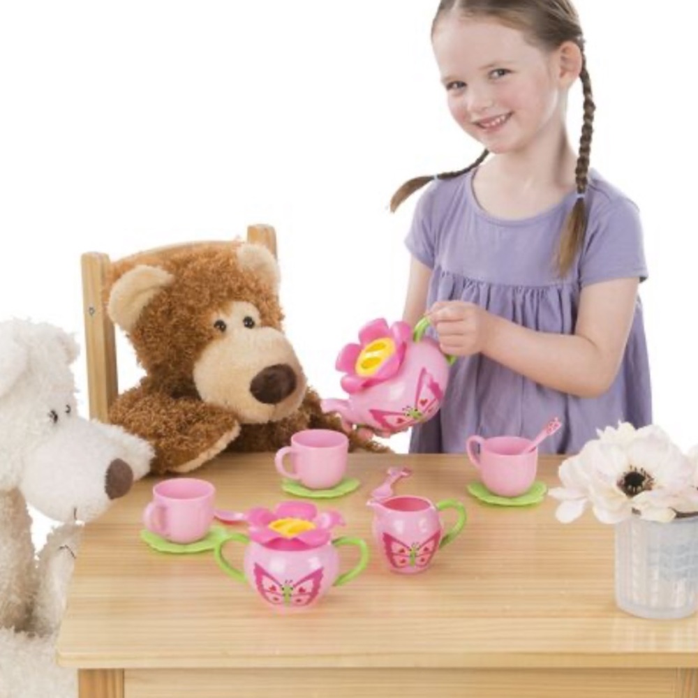 Melissa & Doug butterfly tea set - Picture 3 of 5